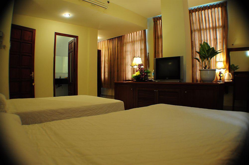 Khach San Phuoc Loc Tho 2 - 福禄寿 Hotell Ho Chi Minh-staden Exteriör bild